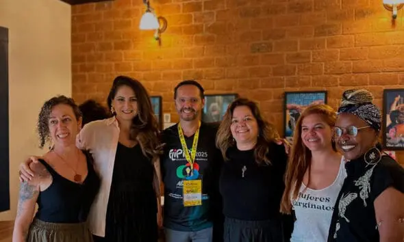 Web Storys Artes visuais: Jobim Piano Bar consolida galeria em Pirenópolis