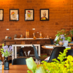 Artes visuais: Jobim Piano Bar consolida galeria em Pirenópolis