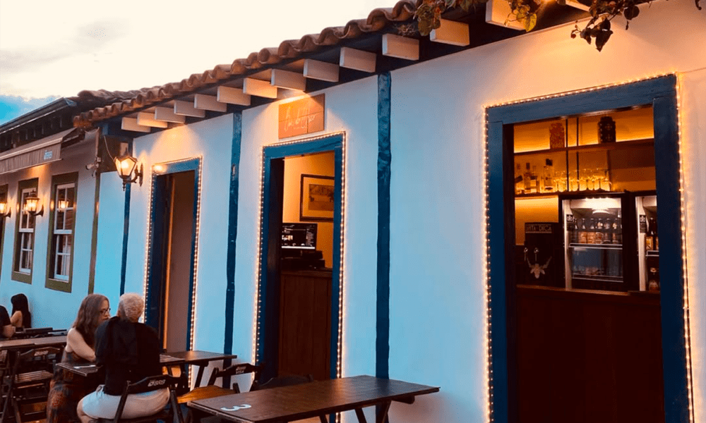 Bar do Chico movimenta noites na Rua do Lazer em Pirenópolis