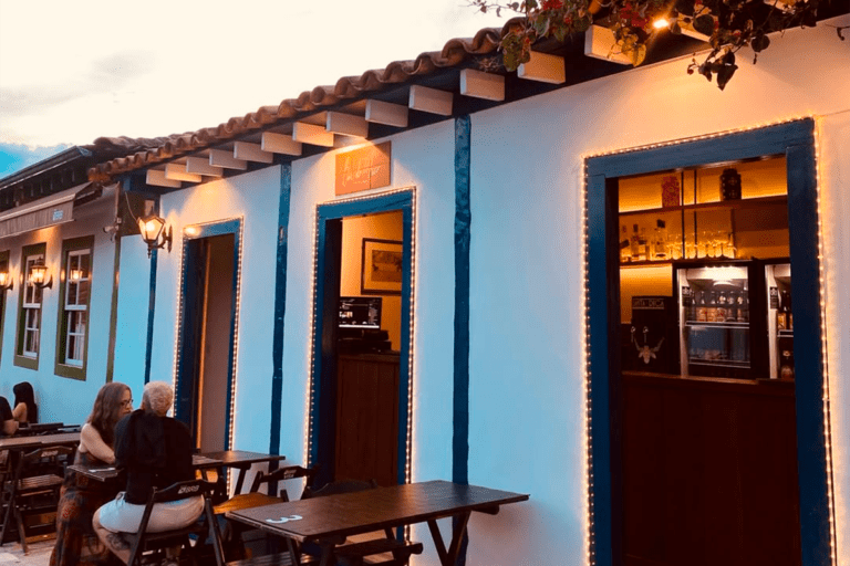 Bar do Chico movimenta noites na Rua do Lazer em Pirenópolis