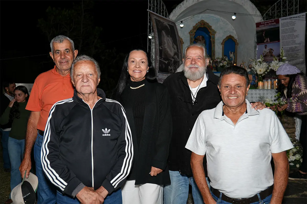 Du&iacute;lia se emociona ao homenagear o Dia das M&atilde;es