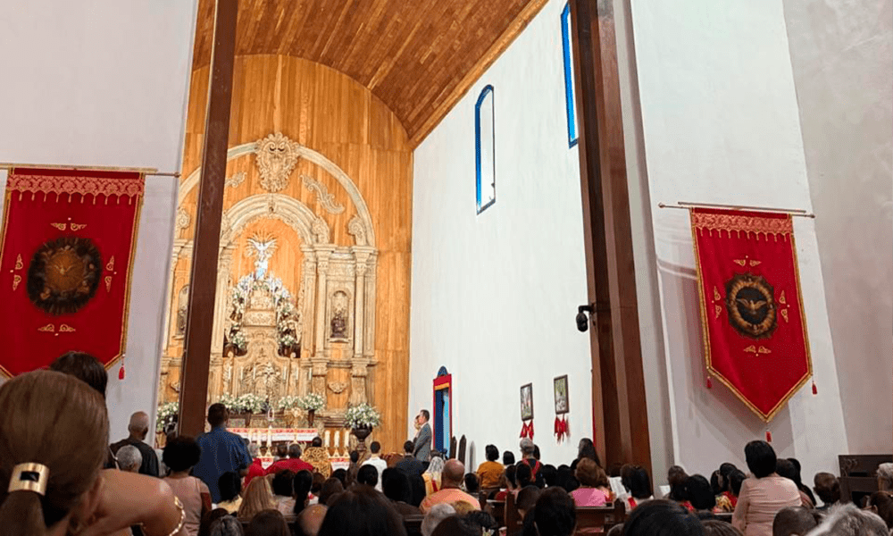 Festa do Divino emociona com coro centenário em Pirenópolis