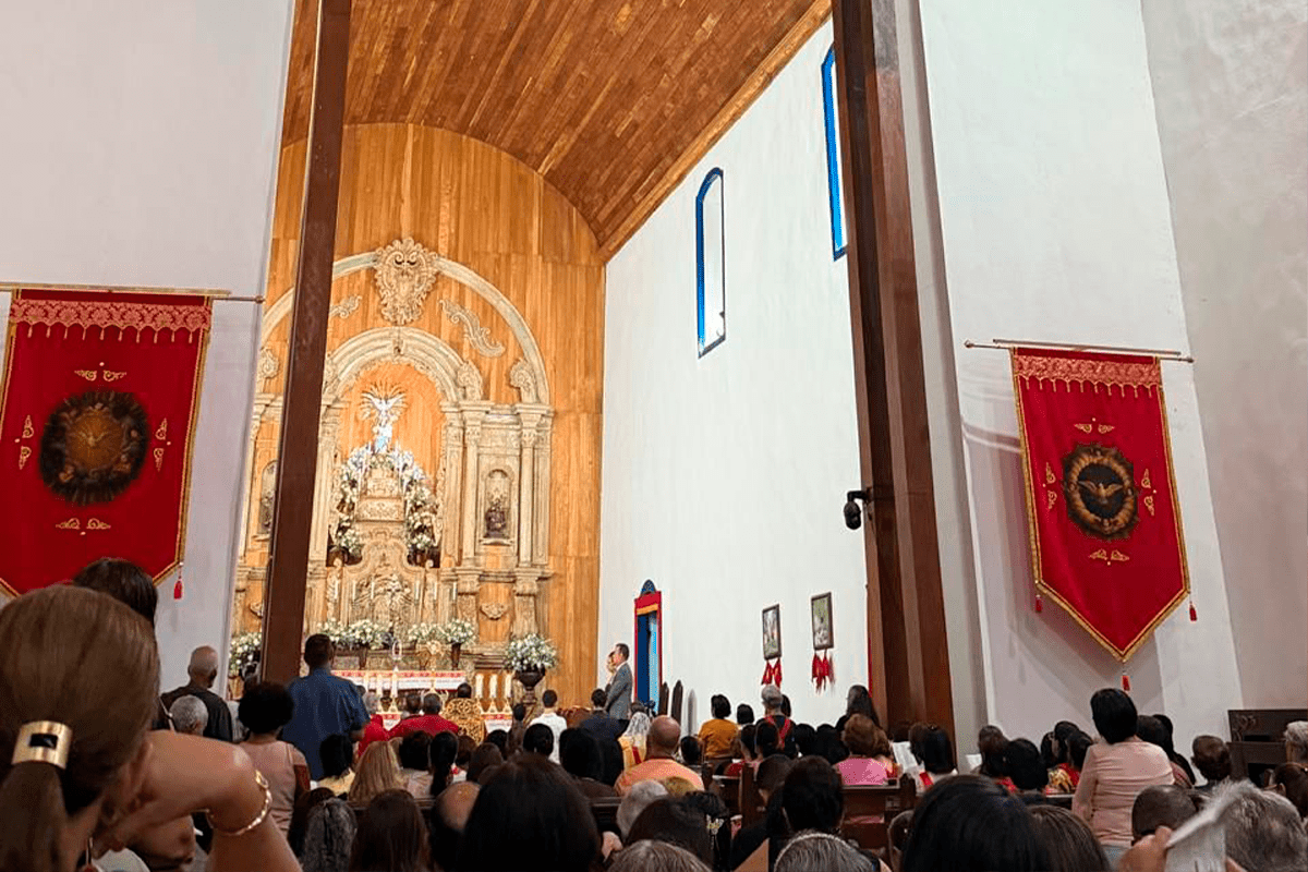 Festa do Divino emociona com coro centenário em Pirenópolis
