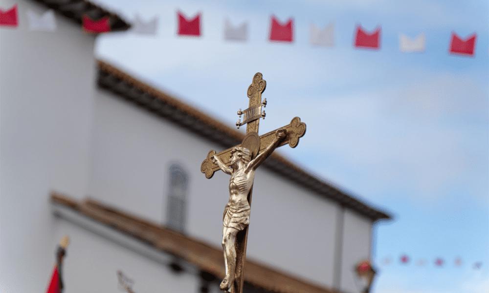 Festa do Divino: o simbolismo do cortejo do imperador
