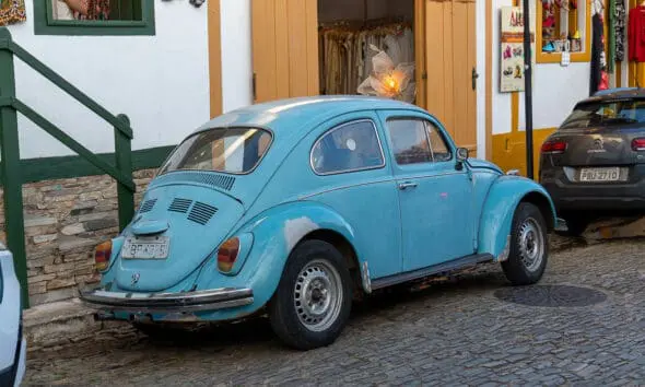 Fusca em Pirenópolis mantém charme nas ruas históricas