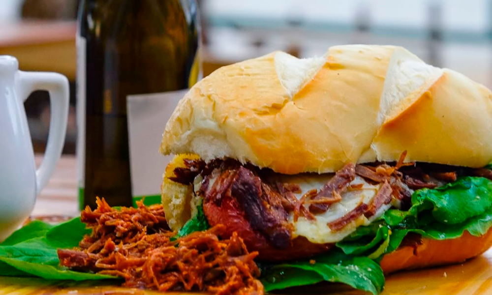Pão & Carne Pirenópolis aposta em sanduíches artesanais