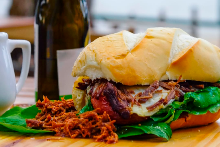 Pão & Carne Pirenópolis aposta em sanduíches artesanais