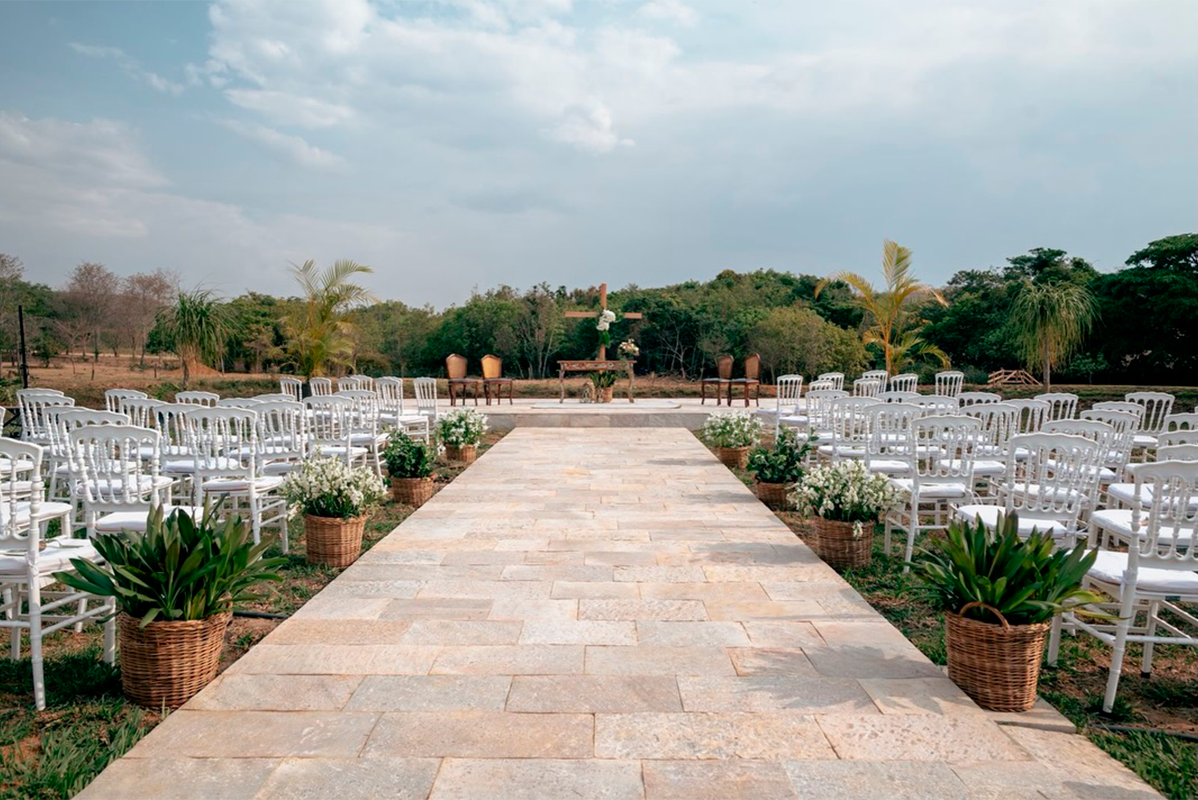 O Espaço Grendale é um refúgio em meio à natureza de Pirenópolis, ideal para hospedagem, eventos e celebrações especiais. Um ambiente que combina tranquilidade, conforto e cenários encantadores do Cerrado goiano.