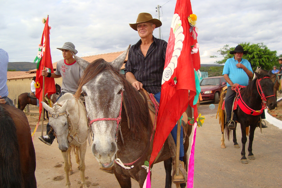 Festa de Caxambu em Pirenópolis preserva a tradição das romarias