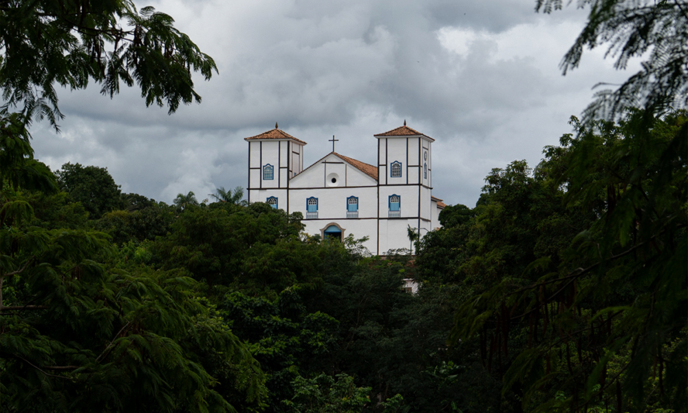 Igreja Matriz se destaca entre o verde de Pirenópolis