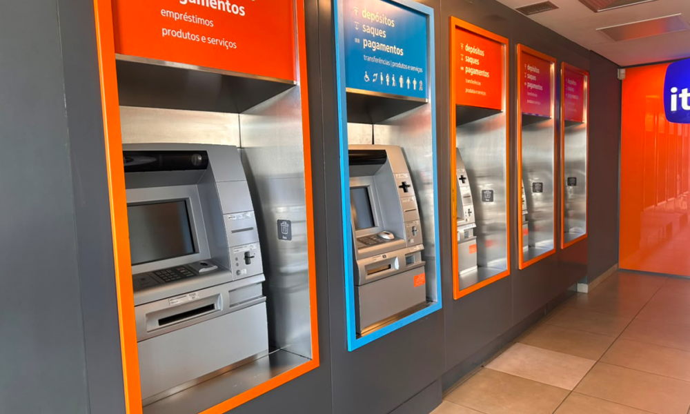 Itaú em Pirenópolis: clientes denunciam falta de depósitos nos caixas