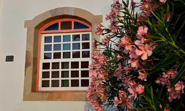 Janela de Pirenópolis revela charme da arquitetura colonial