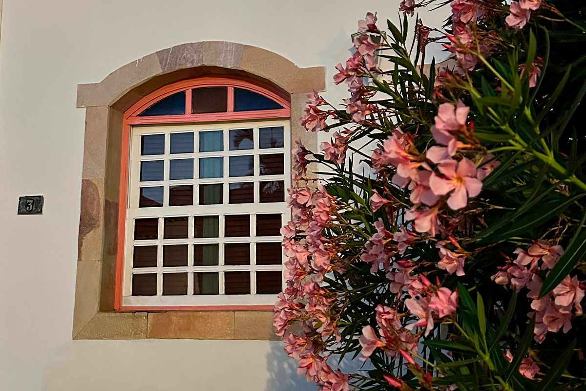 Janela de Pirenópolis revela charme da arquitetura colonial