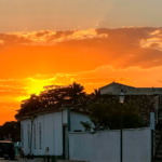 Pôr do sol em pirenópolis colore o Centro Histórico