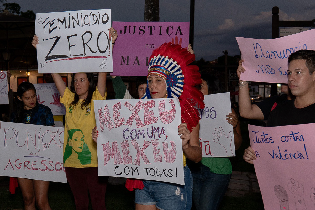 Todos por Maria! Manifesta&ccedil;&atilde;o contra viol&ecirc;ncia em Piren&oacute;polis