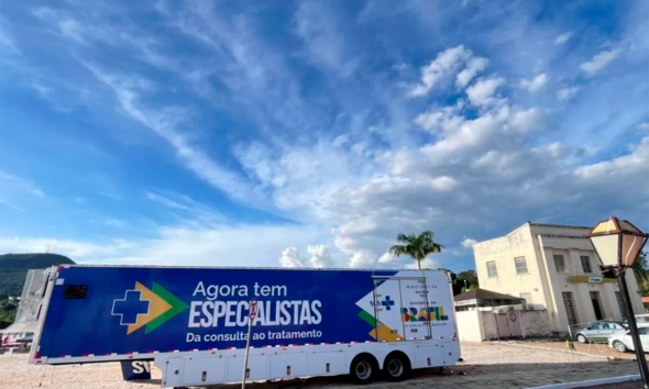 Agora Tem Especialistas: Pirenópolis recebe 1º ônibus do programa