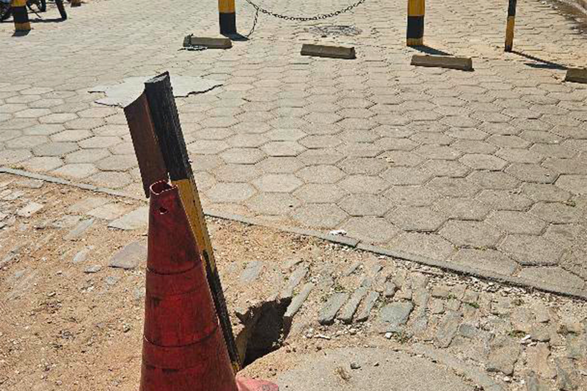 Buraco no Centro Histórico de Pirenópolis provoca acidente com turista
