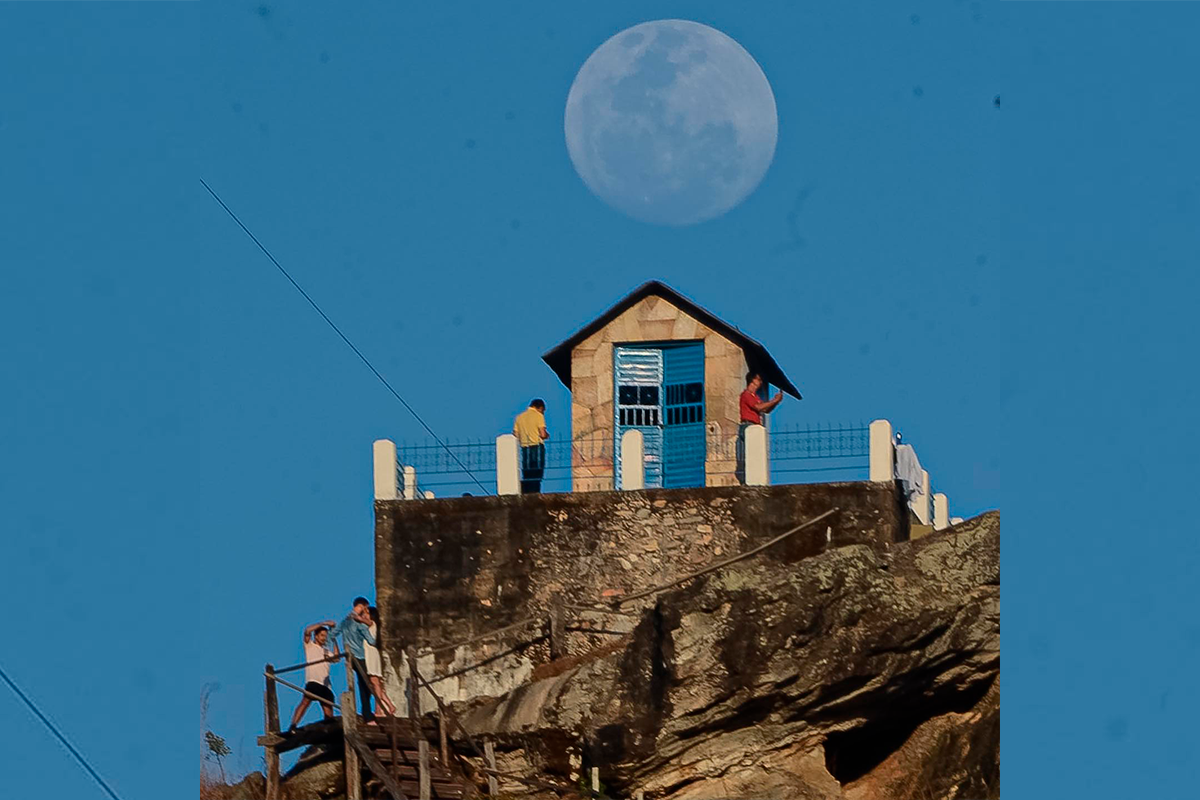 Capelinha do Morro dos Pireneus guarda fé e tradição em Pirenópolis