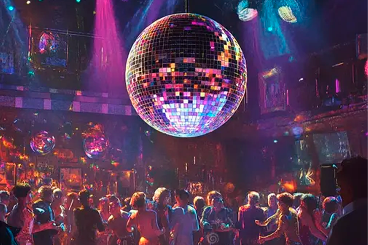 Discoteca em Pirenópolis anima noite no Dês Arts com muita diversão