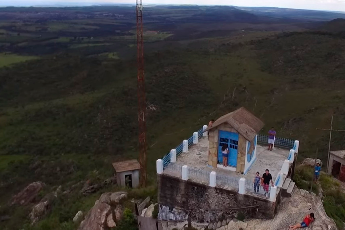 Festa do Morro de Pirenópolis 2026 celebra o centenário da Romaria dos Pireneus
