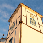 Igreja Matriz de Pirenópolis ganha destaque no entardecer