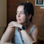 Juliane Pina expõe Metargilito: Pinturas de Chão e Passado