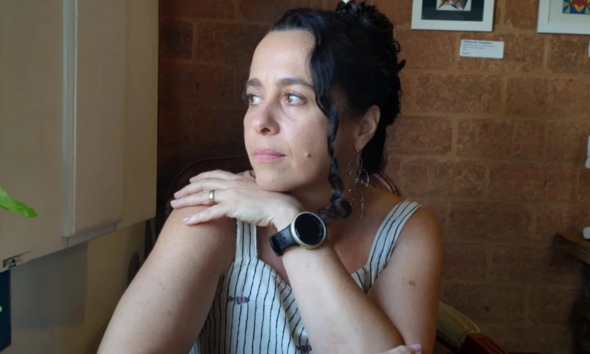 Juliane Pina expõe Metargilito: Pinturas de Chão e Passado Juliane Pina expõe Metargilito: Pinturas de Chão e Passado