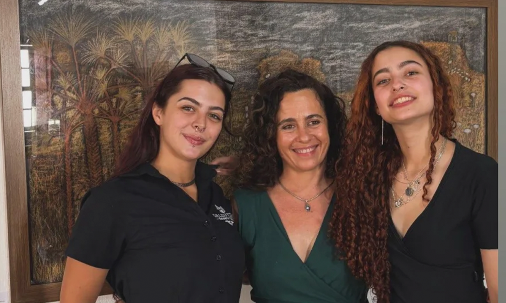Juliane Pina inaugura exposição aberta ao público em Pirenópolis