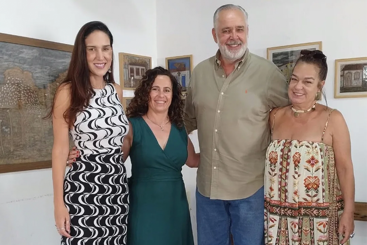 Juliane Pina inaugura exposição aberta ao público em Pirenópolis