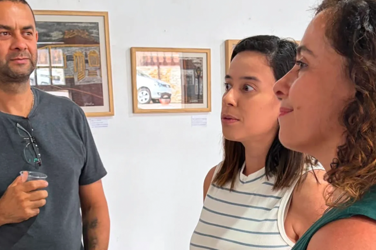 Juliane Pina inaugura exposição aberta ao público em Pirenópolis