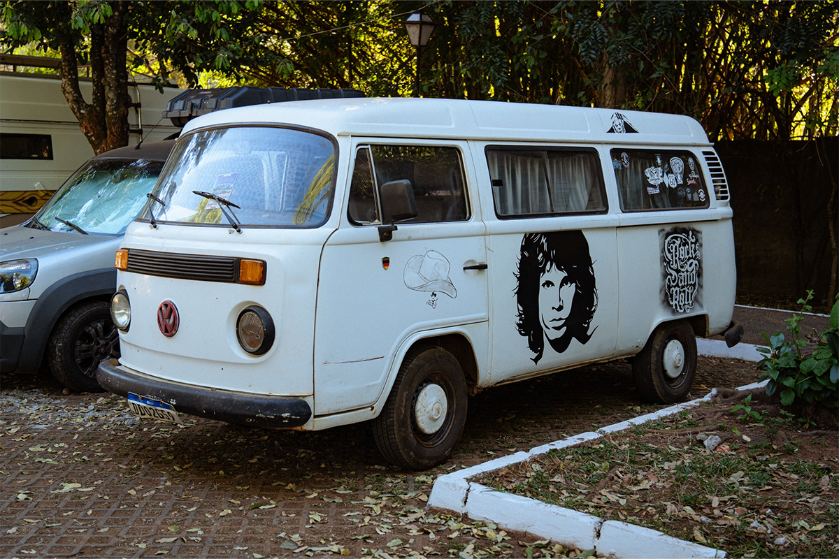 Kombi em Pirenópolis destaca criatividade em evento clássico