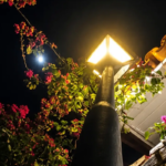 Pirenópolis à noite revela detalhes entre luz e arquitetura