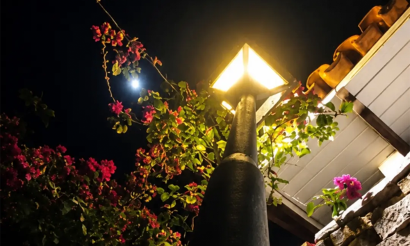 Pirenópolis à noite revela detalhes entre luz e arquitetura Pirenópolis à noite revela detalhes entre luz e arquitetura