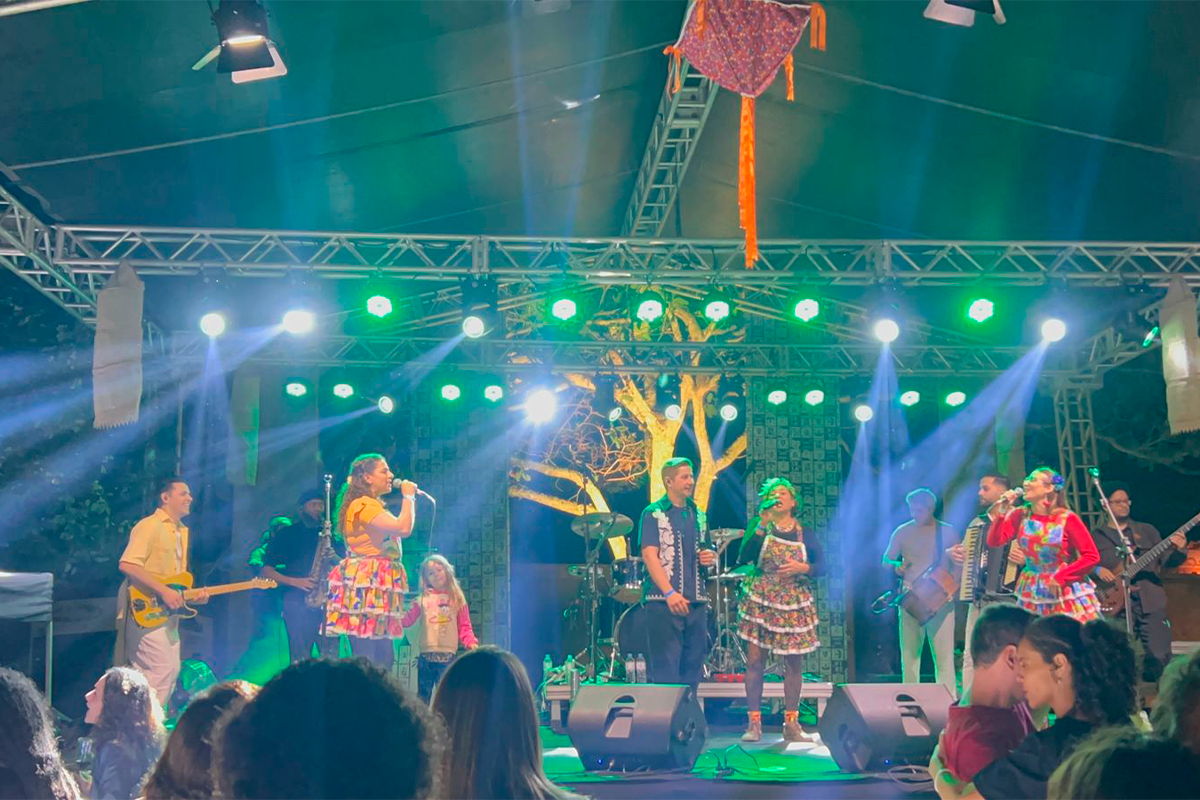 Zabumba de Chita abre show da Banda Rastapé no Arraiá da Dica