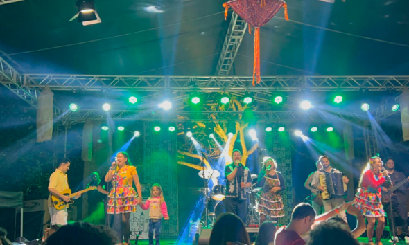 Zabumba de Chita abre show da Banda Rastapé no Arraiá da Dica Zabumba de Chita abre show da Banda Rastapé no Arraiá da Dica