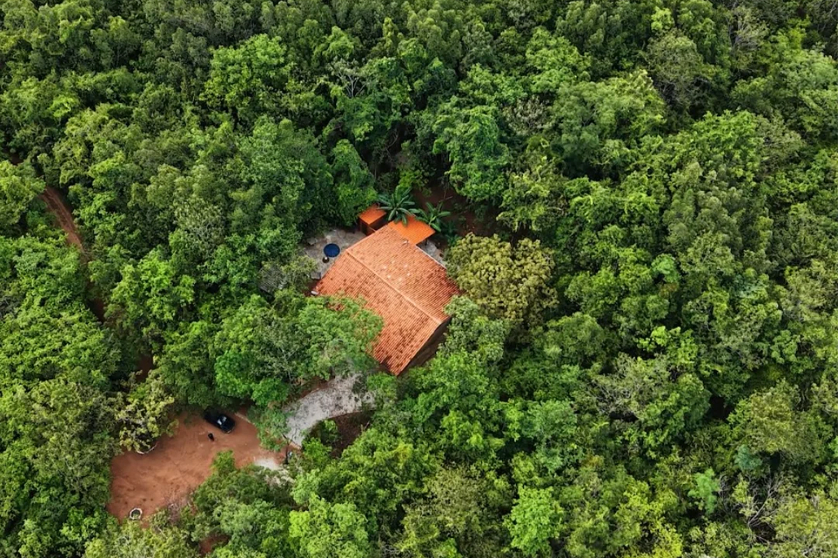 Recanto Pequi une camping, trilhas e Cerrado em Pirenópolis