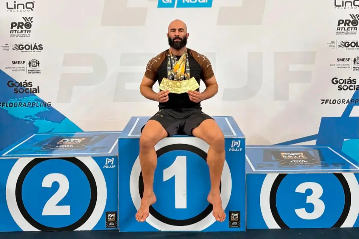 Pedro Alves vence quatro categorias de jiu-jitsu em Goiânia