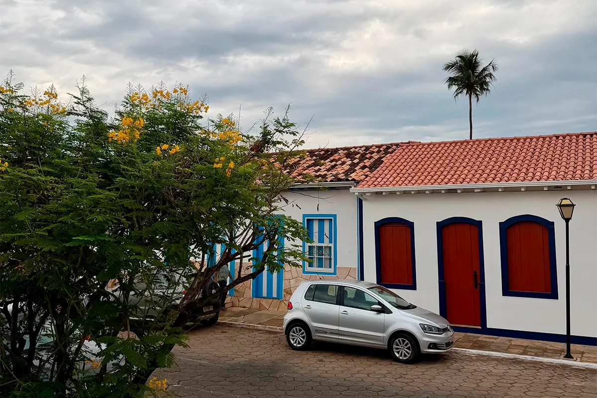 Pirenópolis amanhece nublada e muda o ritmo da cidade