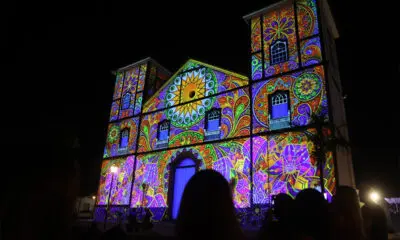 Projeção mapeada leva história e arte à Igreja Matriz