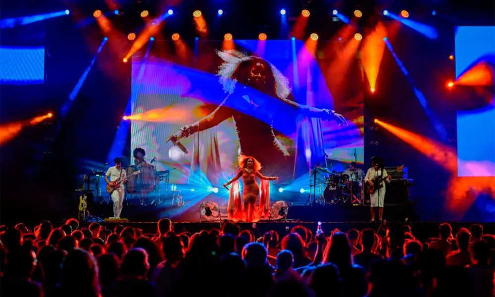 Rachel Reis leva Divina Tour ao Canto da Primavera em Pirenópolis