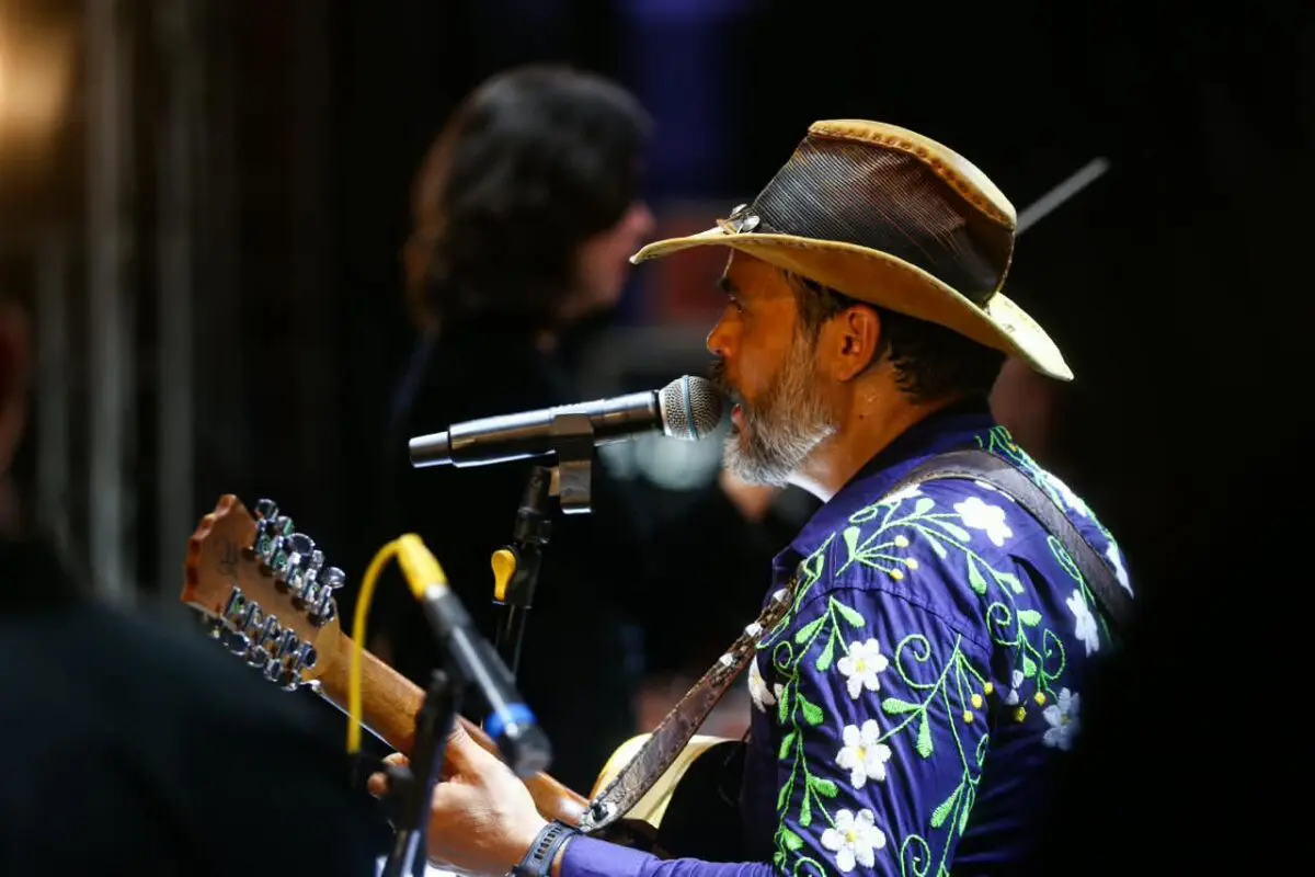 Canto da Primavera tem abertura de sucesso em Pirenópolis