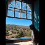 Igreja Matriz de Pirenópolis revela a cidade pela janela