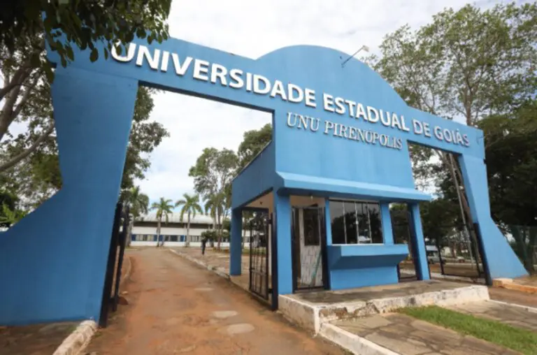 Ontem UEG em Pirenópolis: CCJ apoia derrubada de veto à homenagem a professora