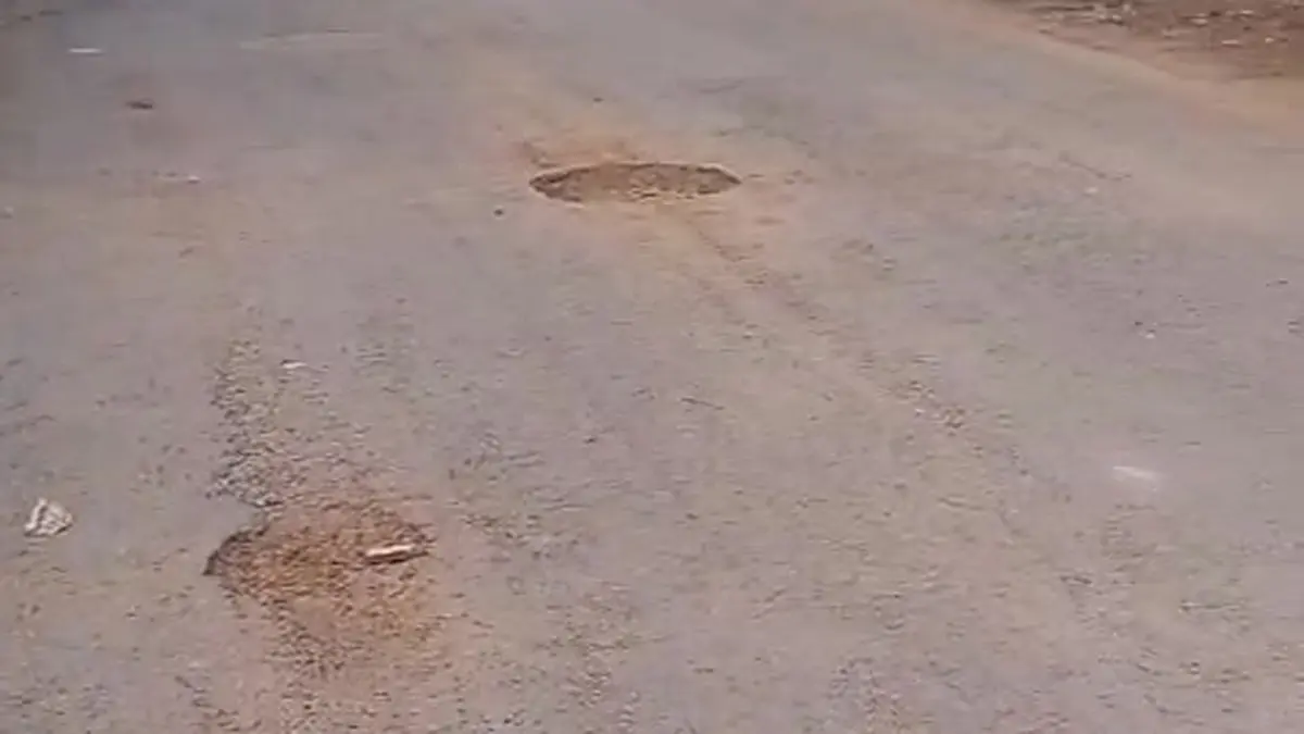 Buracos no Vila Boa: moradores denunciam abandono da Prefeitura de Pirenópolis Buracos no Vila Boa: moradores denunciam abandono da Prefeitura de Pirenópolis