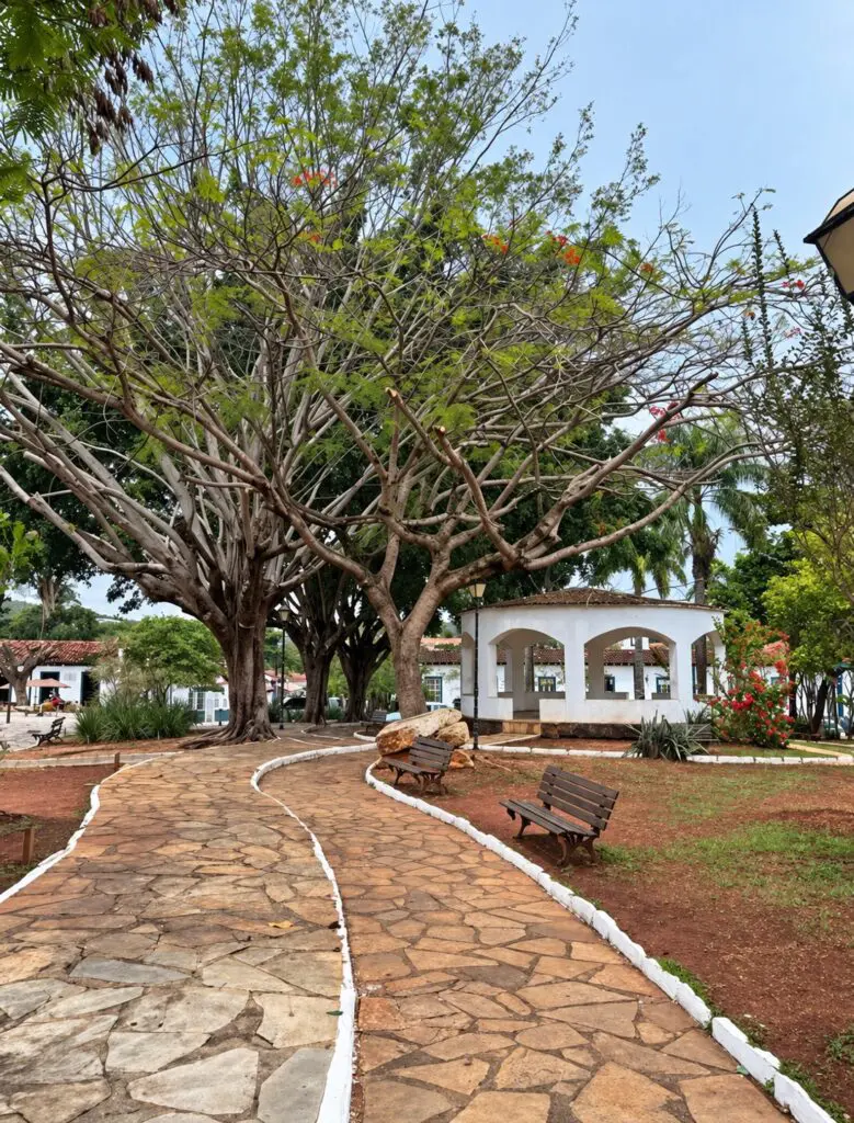 O encanto da Praça do Coreto pelas lentes de viajantes