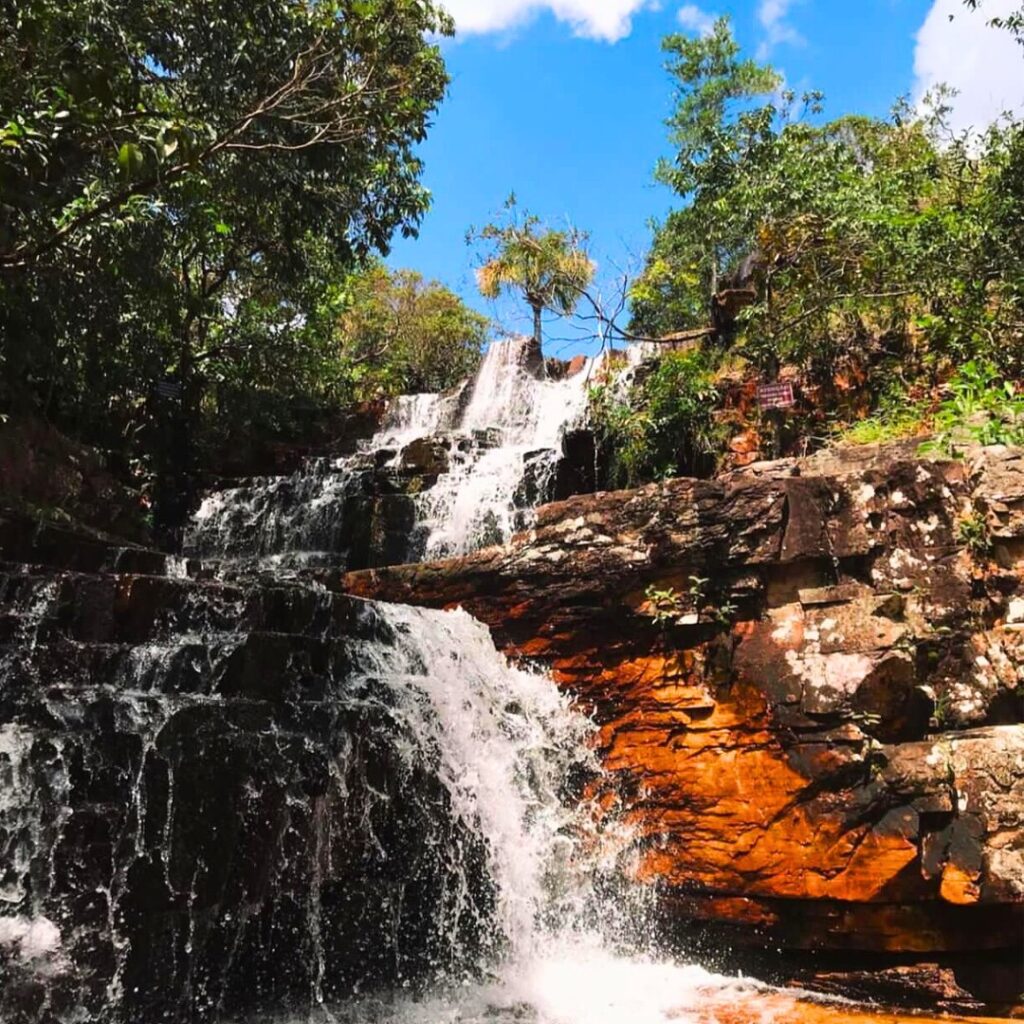 5 cachoeiras com trilhas leves para curtir em Pirenópolis - SaveClip.App 491442467 18455354017075922 5058966801608657571 n