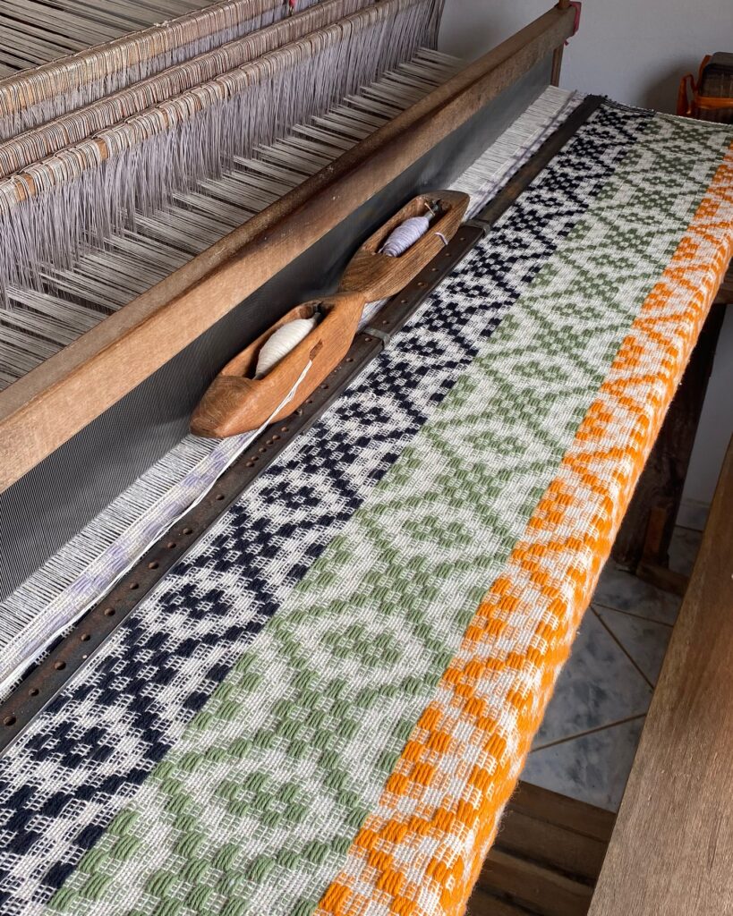 Tecelagem em Pirenópolis: fios que entrelaçam histórias - atrama.tecelagem 1750376283441