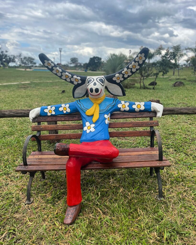 Mascarados de Gesso: arte e folclore nas ruas de Piri - selah.eco 1750374387382