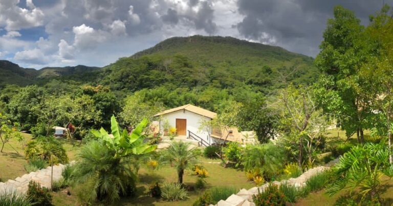 Vale Dourado Ecolodge: Conforto e Natureza em Harmonia