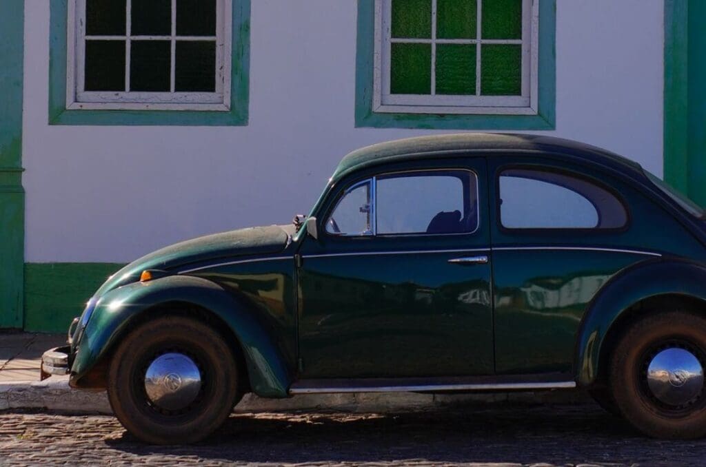Pirenópolis respira nostalgia com carros antigos